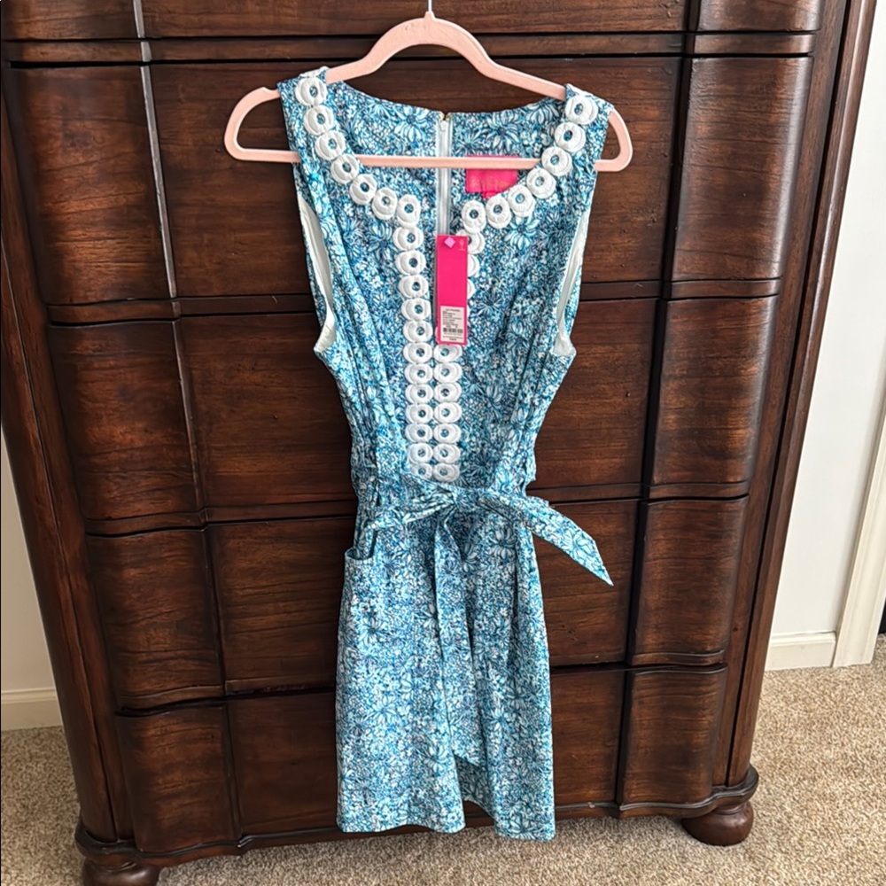 NWT Lilly Pulitzer cotton stretch shirt with belt